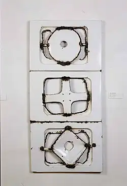 Signs (1989), welded enamel, h. 127 cm
