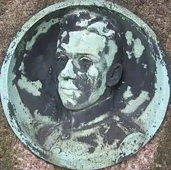 Porträtmedaillon Grabstätte Lange-Lorenz, Südfriedhof Leipzig, 1915