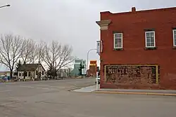In Nanton, the two directions of Highway 2 are one-way streets, approximately 160&nbsp;m (520&nbsp;ft) apart. A free-flowing bypass of the town is proposed.