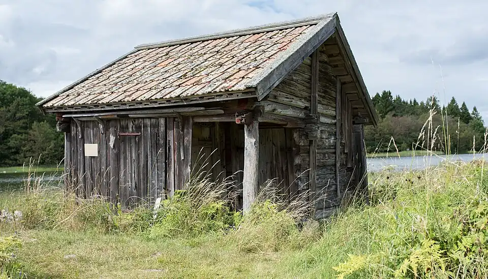 Arholma, abandoned boathouse