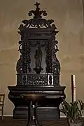Altar and altarpiece.