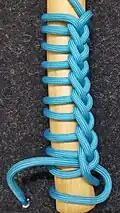 Single-Strand Ringbolt hitch (ABOK 3612). Buttonholing-style
