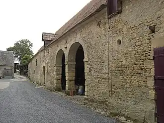 An old barn in Bazenville