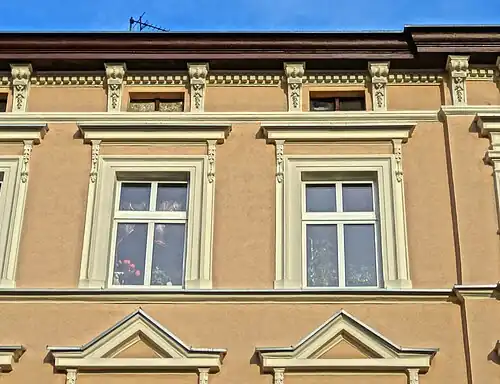 Architectural details at 40