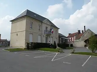 The town hall in Berthecourt