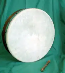 Bodhrán with cipín (tipper)