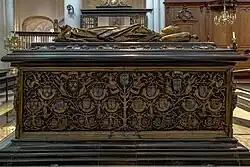 Heraldry on the monuments' right-hand side