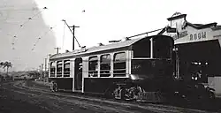 Single section tram with low-floor door in the middle