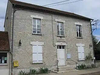The town hall in Burcy