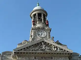 The bell tower of the town hall, where Martin and Martine&nbsp;[fr] mark the hours