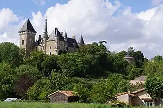 The Château-d'Aigne, next to the village of Iteuil