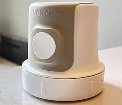 Barrel-shaped plastic applicator with single injector button