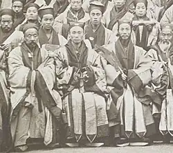 Taoist priests of Baxian Temple&nbsp;[zh] wearing hechang, 1910-1911.