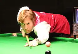 Dominic Dale lining up for a shot