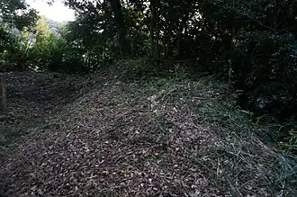 Earthen wall of Kamemaru jo compound