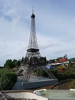 Eiffel Tower, Paris ( France)