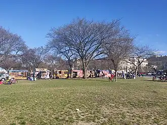 Image 68Due to limited dining options on the Mall, food trucks are often parked next to tourist-dense locations. (from National Mall)