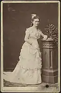 Fredrikke Nielsen by a pedestal. Oslo Museum TM.T01697.