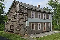 Oblique view of a house in 2013
