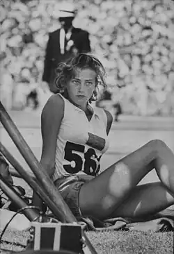 Gunhild Larking at the 1956 Olympic Games. Published on Life on the Christmas edition, this photo became widely famous and the Swedish athlete herself received many calls to pose as a model.