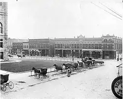 Hartford City courthouse square in 1908