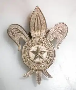 Badge of the Exploradores de España (1922-1931) for the cuatro bollos hat, typical headgear for the boy scouts.