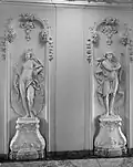Venus and Adonis in the hallway by Jan van Logteren