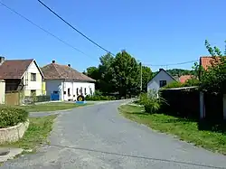 A street in Jeviněves