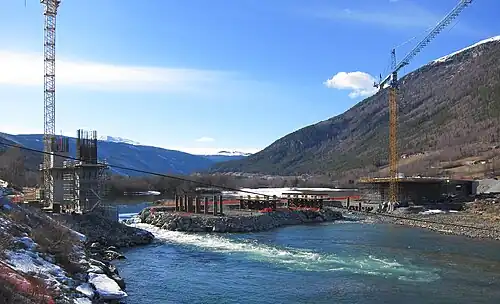 Lågen bridge on road E6 near Kvam under construction in 2015