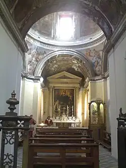 Sant'Anna dei Lombardi, Chapel d'Avalos. Almost all the members of the family were buried in the chapel d'Avalos. Vittoria Colonna, however, was buried in the collegiate church of Sant'Andrea di Paliano, her husband, Fernando Francesco I, in San Domenico Maggiore.