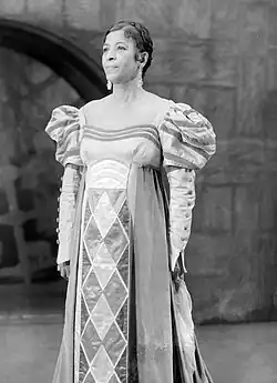 Marie Young (Lady Macduff)