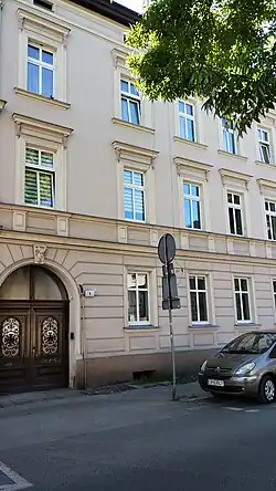 Facade at 1