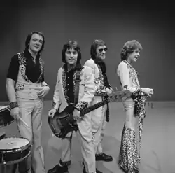 Mud in 1974. From left to right: Dave Mount, Ray Stiles, Les Gray, Rob Davis.