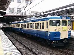 A 115-300 series EMU set on a Musashino service, March 2004