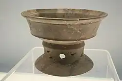 Songze culture pottery