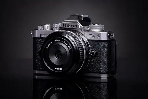 Zfc + NIKKOR Z 28 mm f/2.8 SE