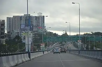 Ultadanga Flyover ending point, VIP Road, Dakshindari, Lake Town