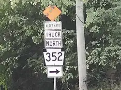 PA 352 Alternate Truck at its southern terminus.