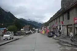 A streetscape in Rawu