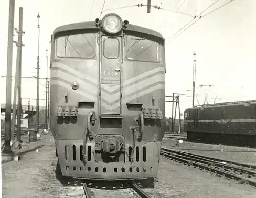 No. E445, at the time still in bottle green livery, at Salt River Depot, Cape Town, 7 January 1966.[3]