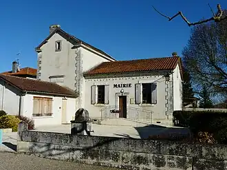 The town hall in Saint-Vincent-Jalmoutiers