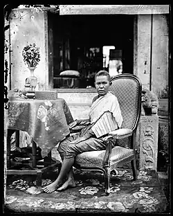 Lady Pun Bunnag, Somdet Chaophraya Borom Maha Sri Suriwongse's wife wearing a pha biang, 1866