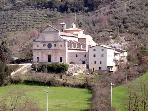 San Pietro extra moenia