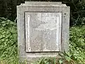 Stela commemorating the location of the mosque at the Jardin d'agronomie tropicale de Paris&nbsp;[fr]