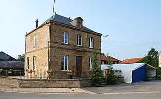 The town hall in Sugny