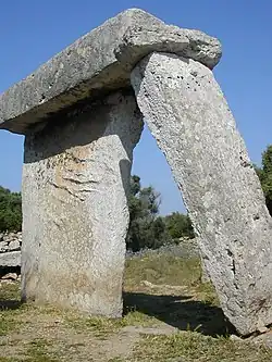 Taula from the site of Talatí de Dalt about 4&nbsp;km (2&nbsp;mi) west of Maó.