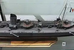 Mid-section, with the middle 130mm gun, two anti-air canons de 75 mm modèle 1924, and rear torpedo tubes