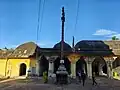 Flagpost, Front mandapa