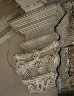 Doric capital in the staircase of the Ulmo hotel.