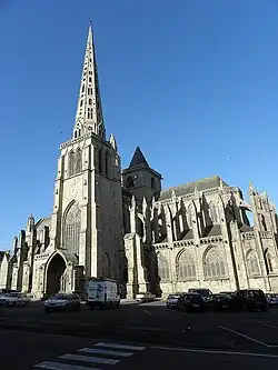 View of the chevet, the "Tour des Cloches", the " Sanctus" tower and the cathedral's south flank.